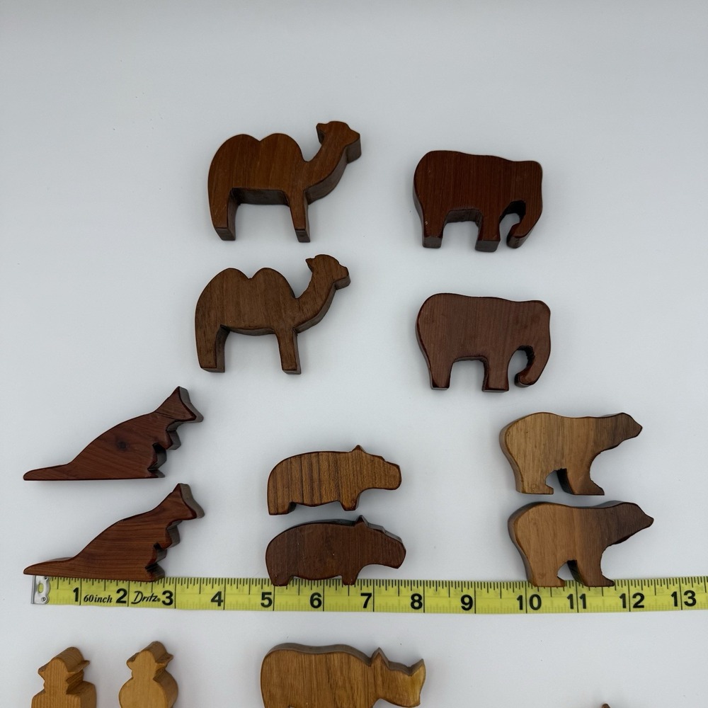Vintage Hand Carved Wooden Noahs Ark Animals 18 Pcs Biblical Folk Art Montessori - Picture 5 of 6